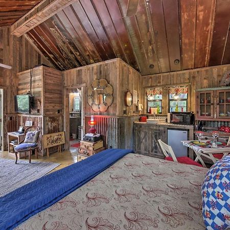 Snuggle Inn Wimberley Cabin With Fire Pit And Deck Экстерьер фото