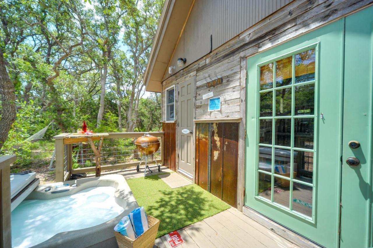 Snuggle Inn Wimberley Cabin With Fire Pit And Deck Экстерьер фото