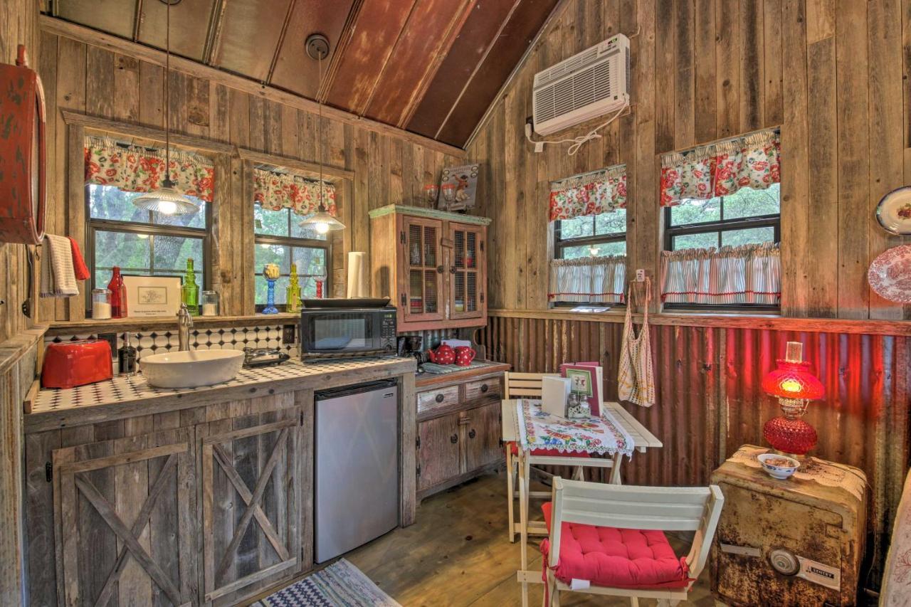 Snuggle Inn Wimberley Cabin With Fire Pit And Deck Экстерьер фото