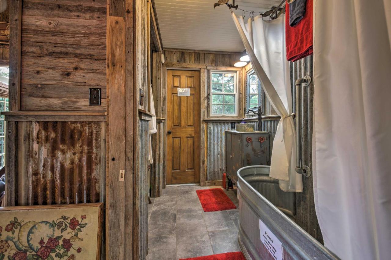 Snuggle Inn Wimberley Cabin With Fire Pit And Deck Экстерьер фото