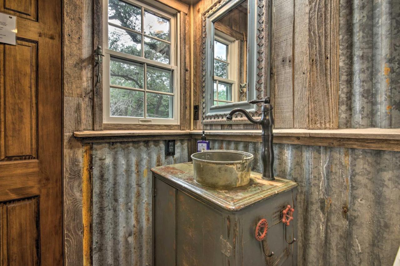 Snuggle Inn Wimberley Cabin With Fire Pit And Deck Экстерьер фото